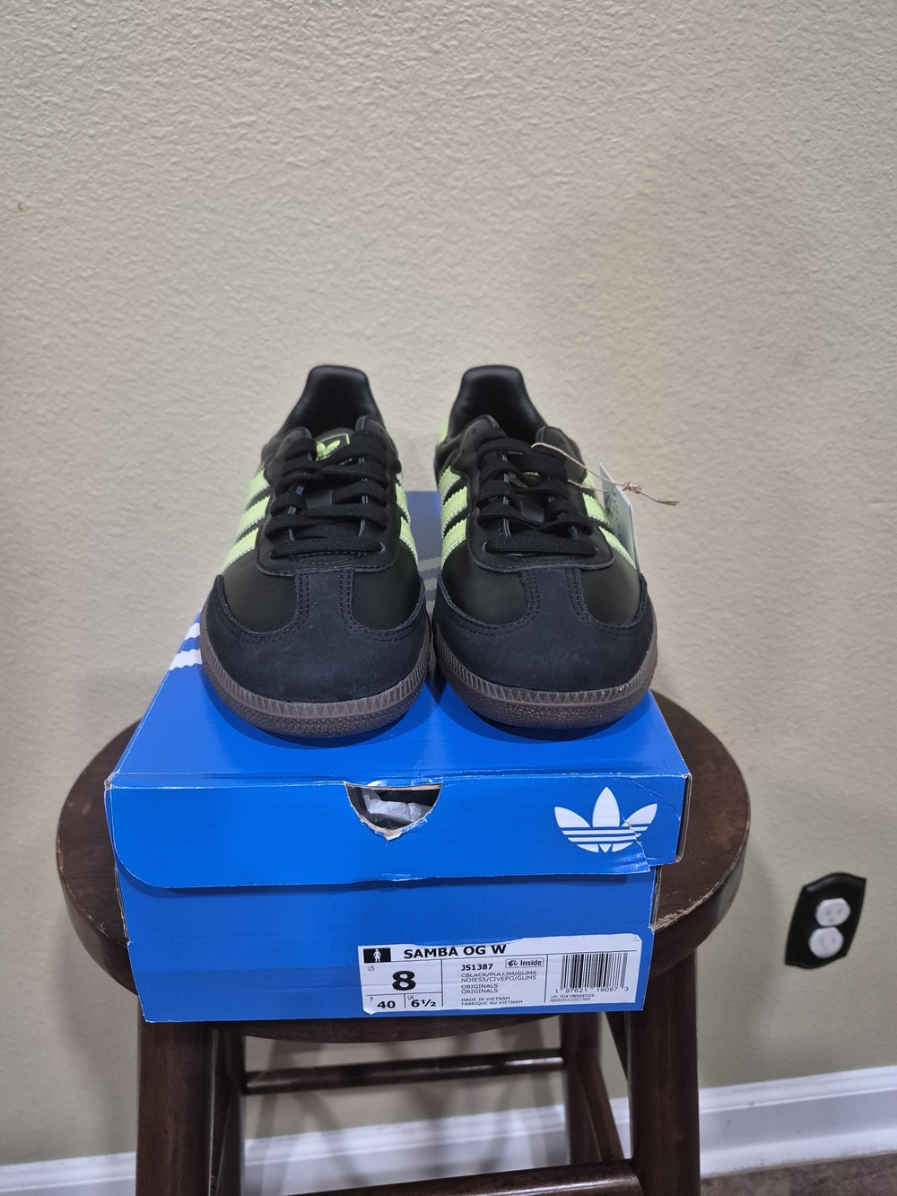 Adidas Women's Samba OG Black with Neon Green Stripes Size 8